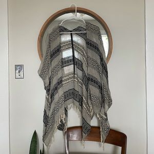 Patterned shawl/cover up